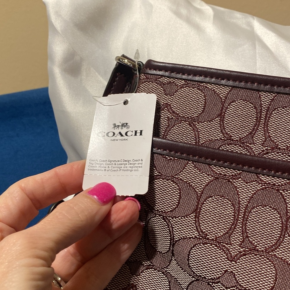 NWT Coach Raspberry Crossbody Handbag - Picture 3 of 10
